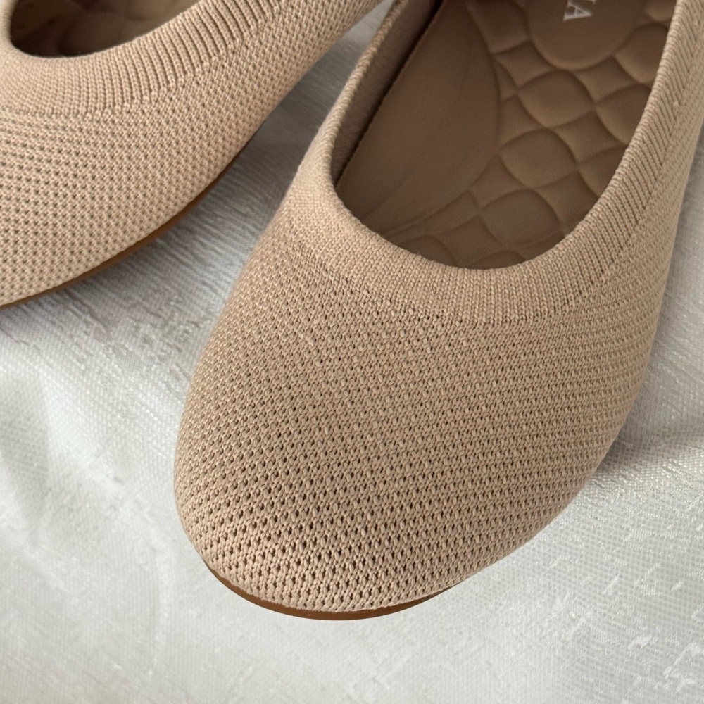 Vivaia Claire Round-Toe Flats - Picture 11 of 15